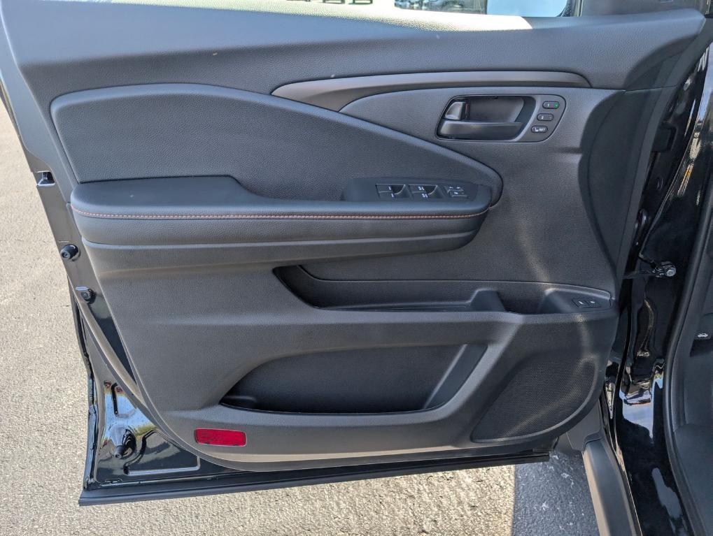 used 2025 Honda Passport car, priced at $41,900