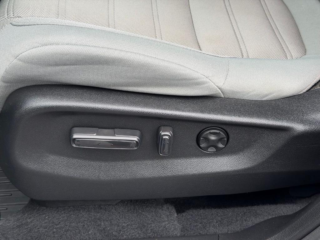 used 2021 Honda CR-V car, priced at $25,900