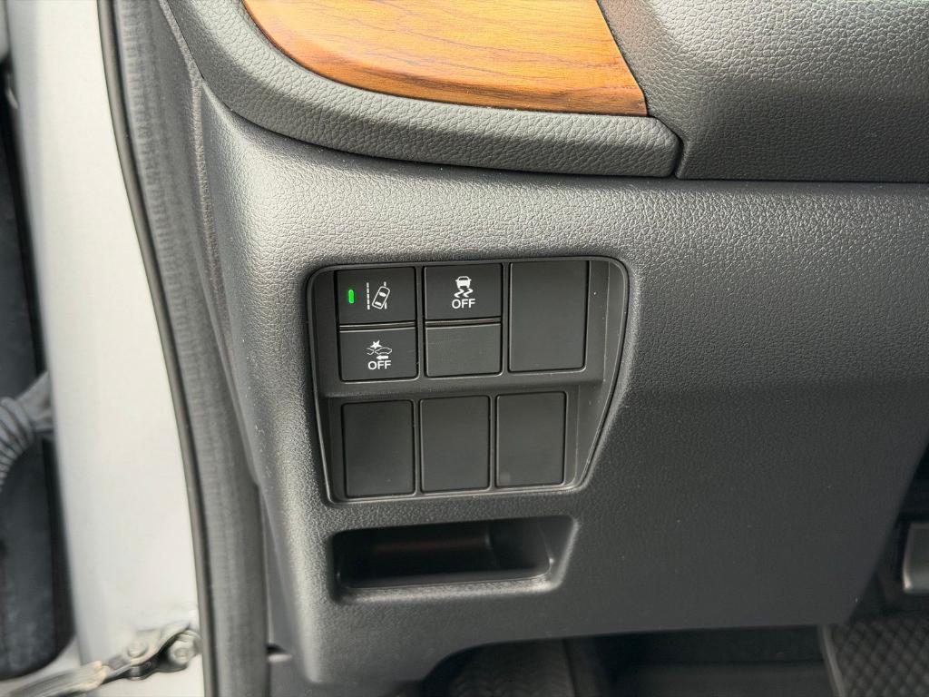 used 2021 Honda CR-V car, priced at $25,900