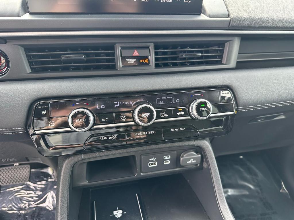 new 2025 Honda Pilot car, priced at $51,825