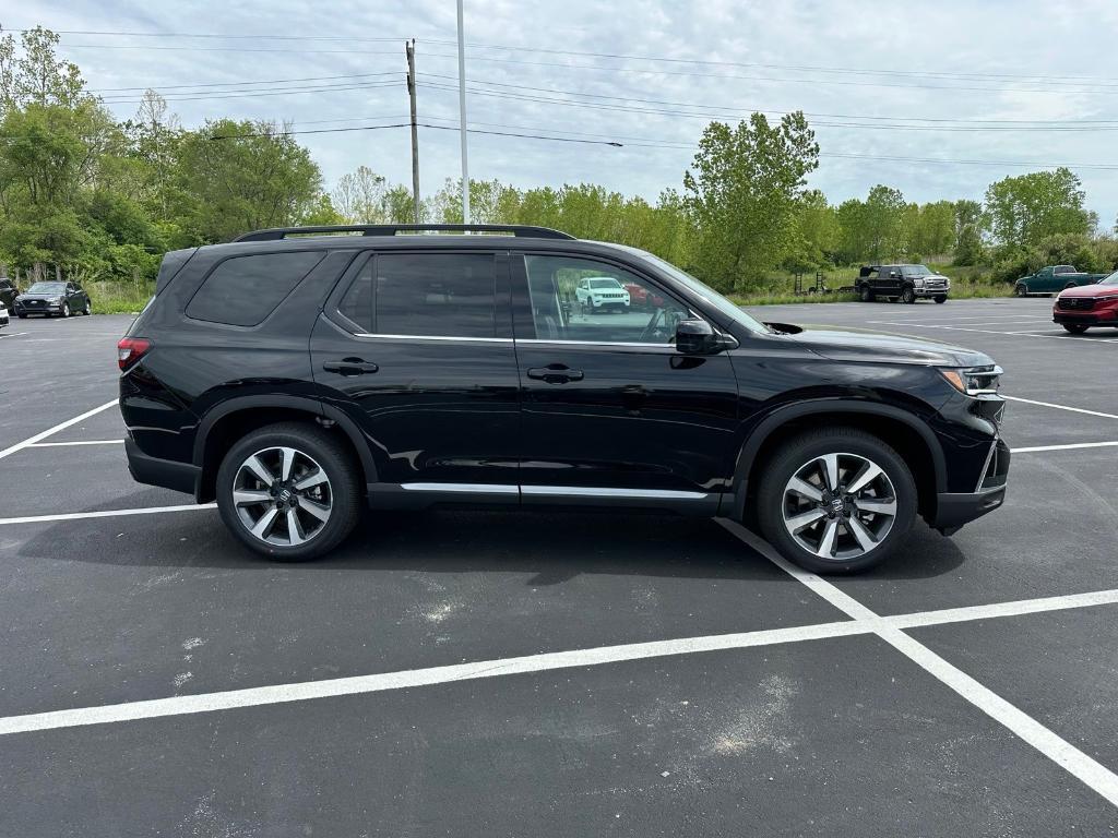 new 2025 Honda Pilot car, priced at $51,825