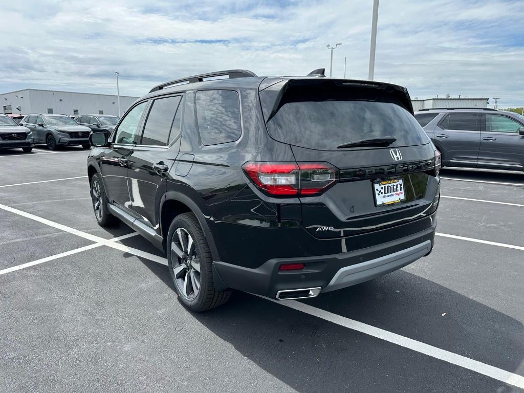new 2025 Honda Pilot car, priced at $51,825