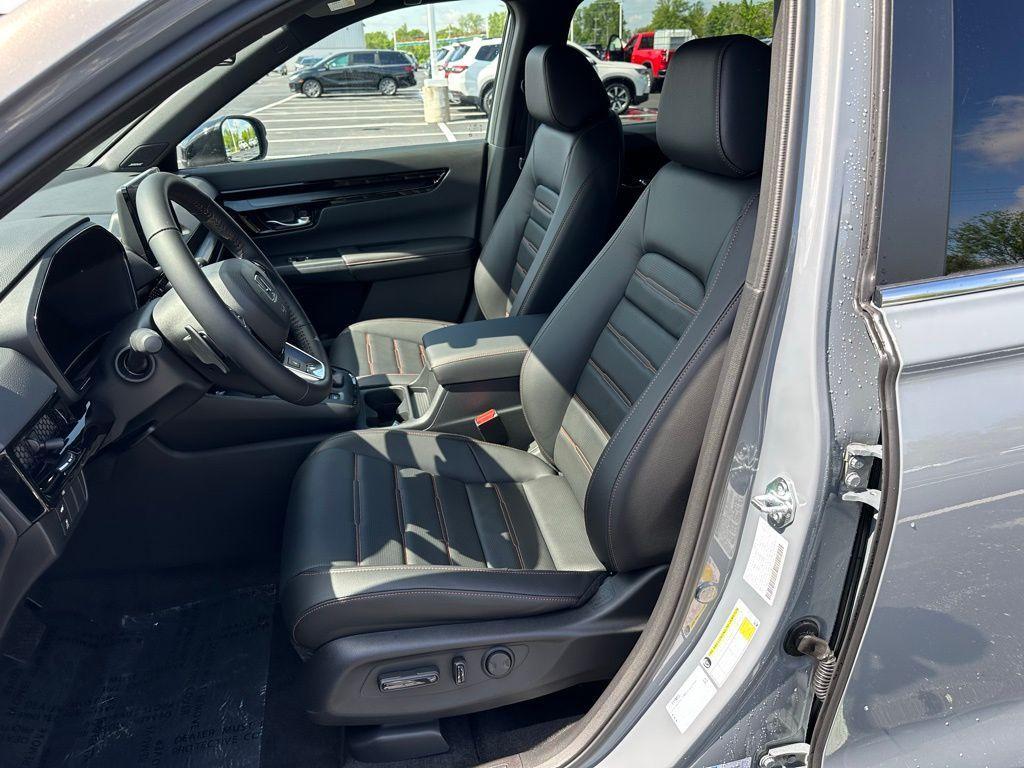 new 2025 Honda CR-V Hybrid car, priced at $42,950