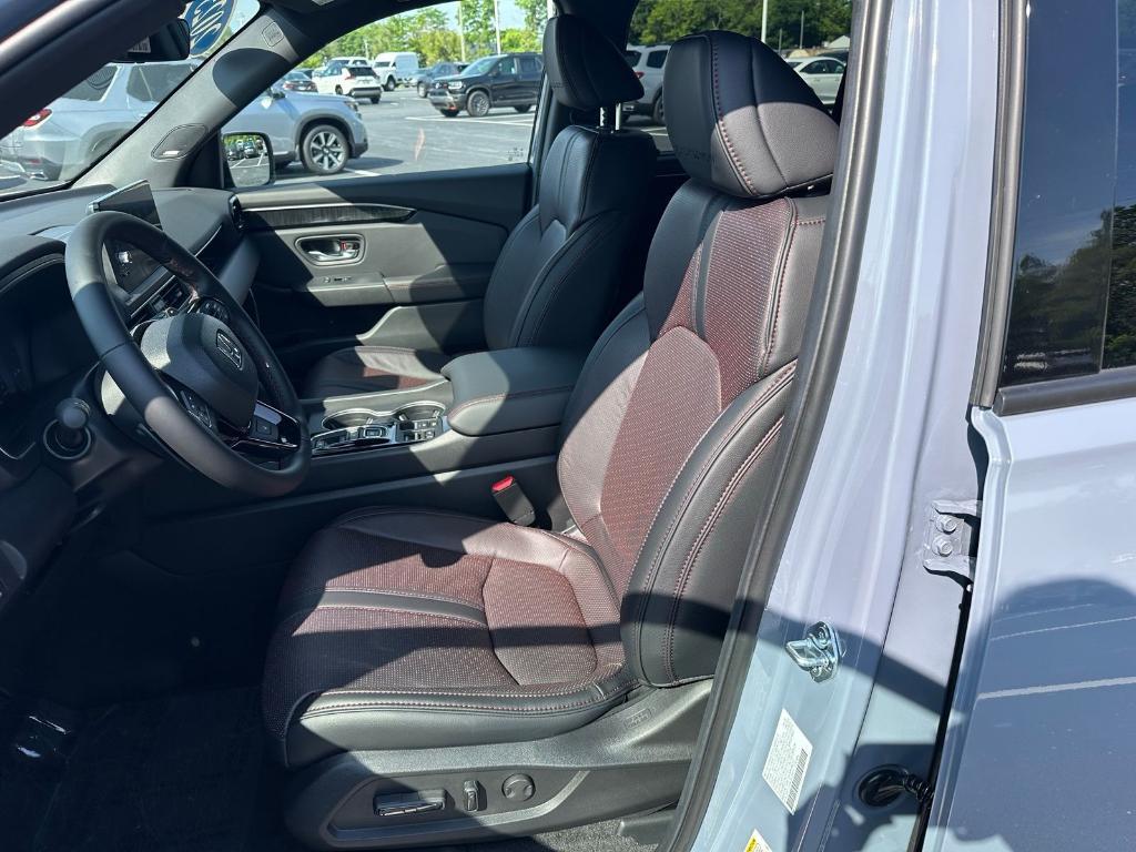 new 2025 Honda Pilot car, priced at $56,485