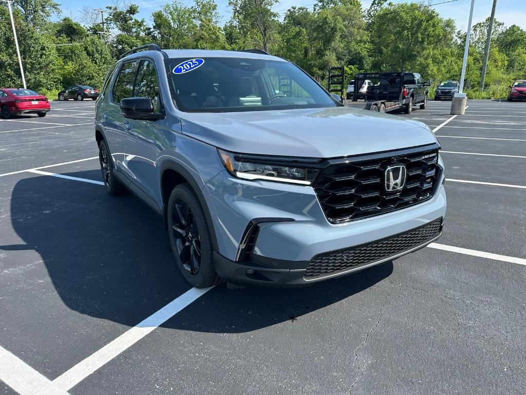 new 2025 Honda Pilot car, priced at $56,485