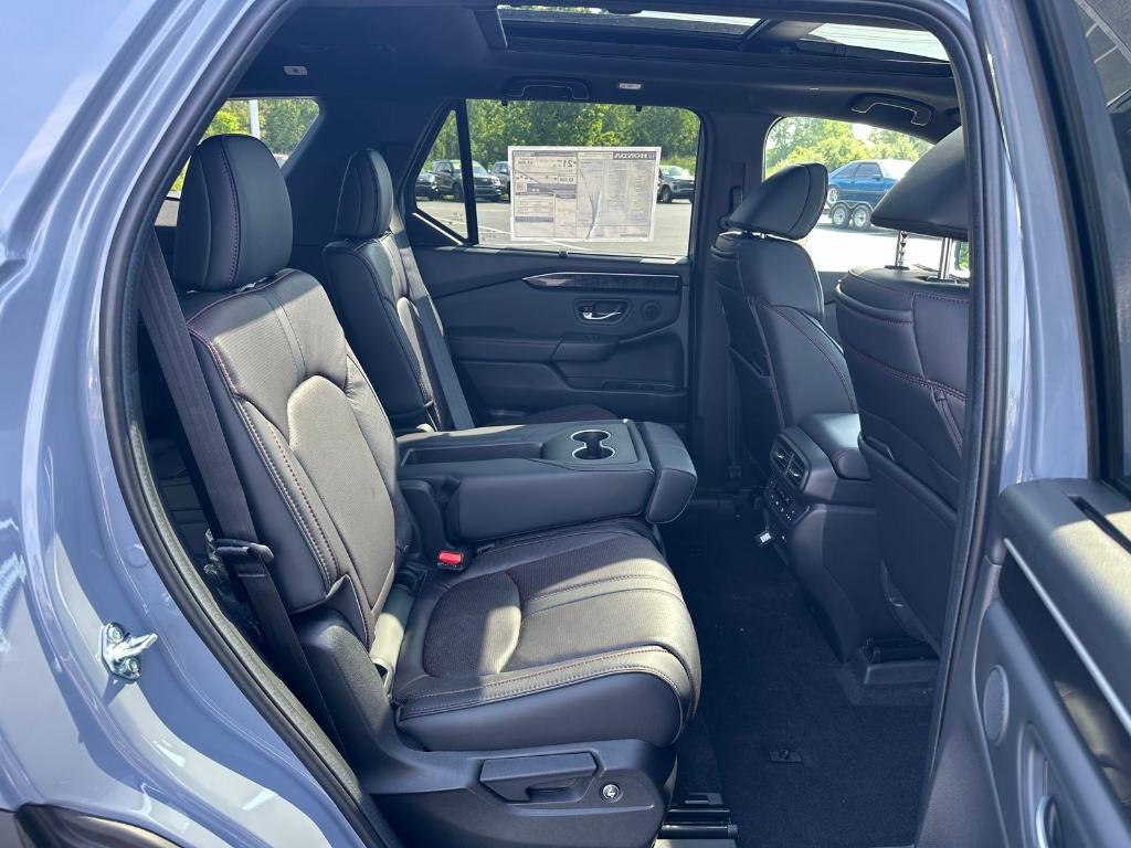new 2025 Honda Pilot car, priced at $56,485