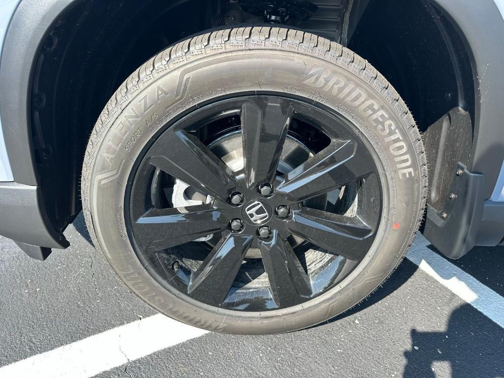 new 2025 Honda Pilot car, priced at $56,485