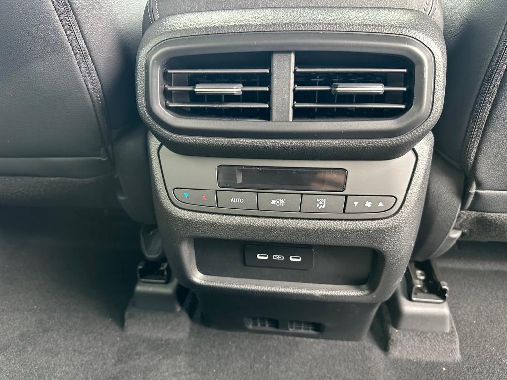 new 2025 Honda Pilot car, priced at $47,550