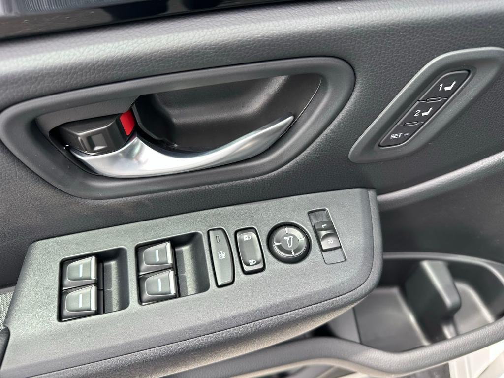 new 2025 Honda Pilot car, priced at $47,550