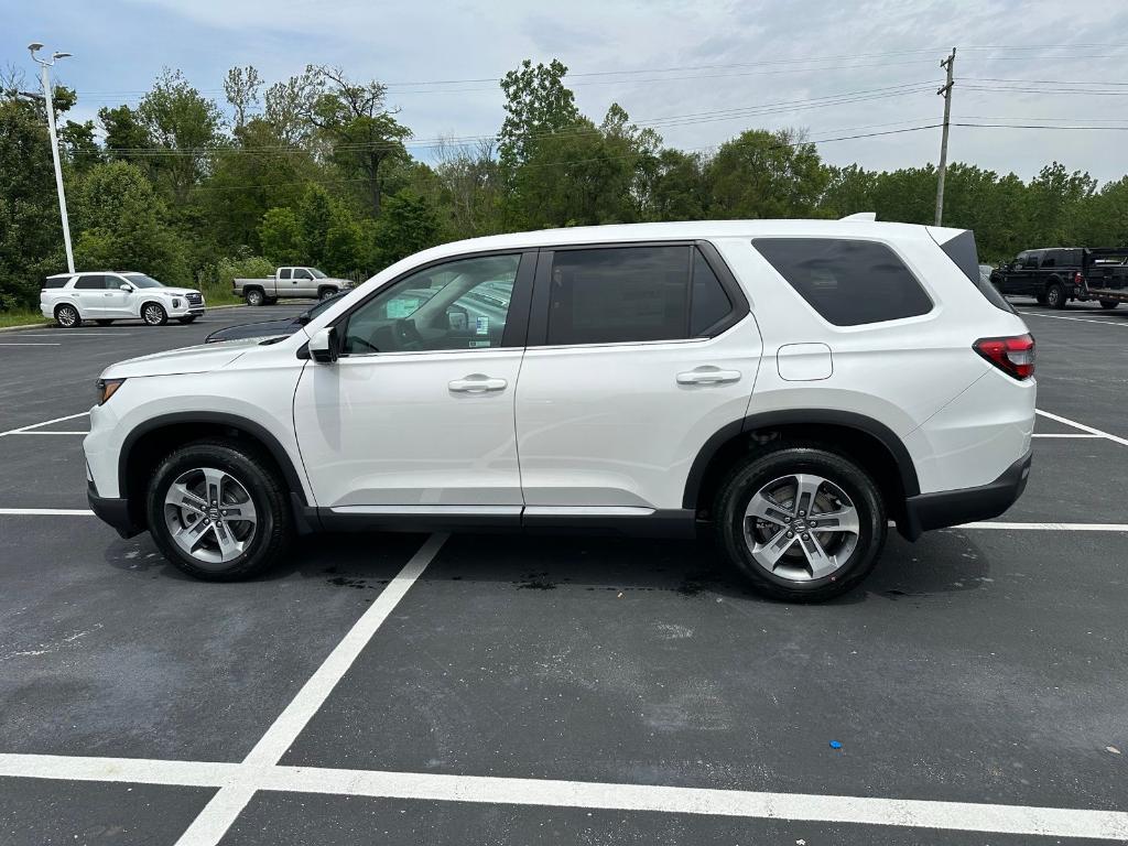 new 2025 Honda Pilot car, priced at $47,550