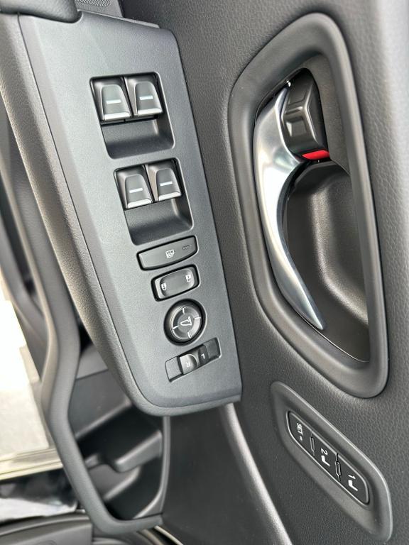 new 2025 Honda Pilot car, priced at $51,095