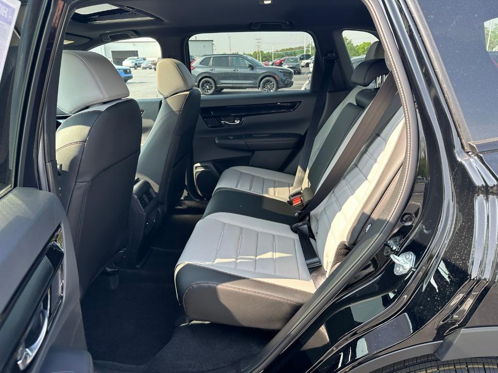 new 2026 Honda CR-V Hybrid car, priced at $43,645