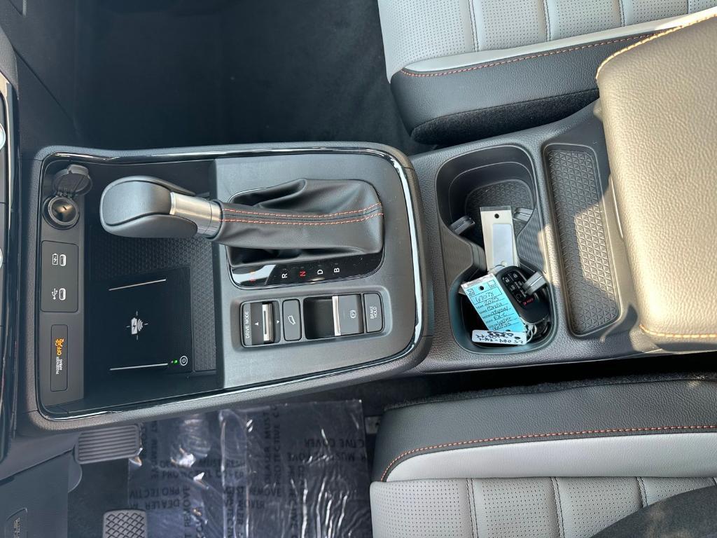 new 2026 Honda CR-V Hybrid car, priced at $43,645