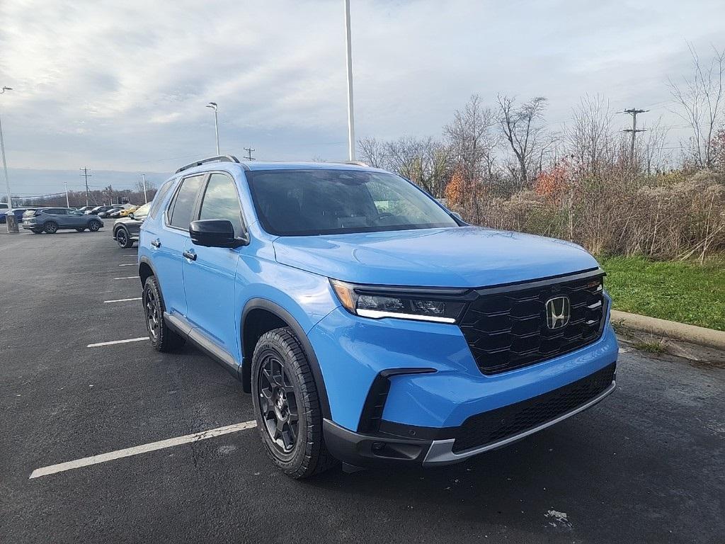 new 2025 Honda Pilot car, priced at $51,250