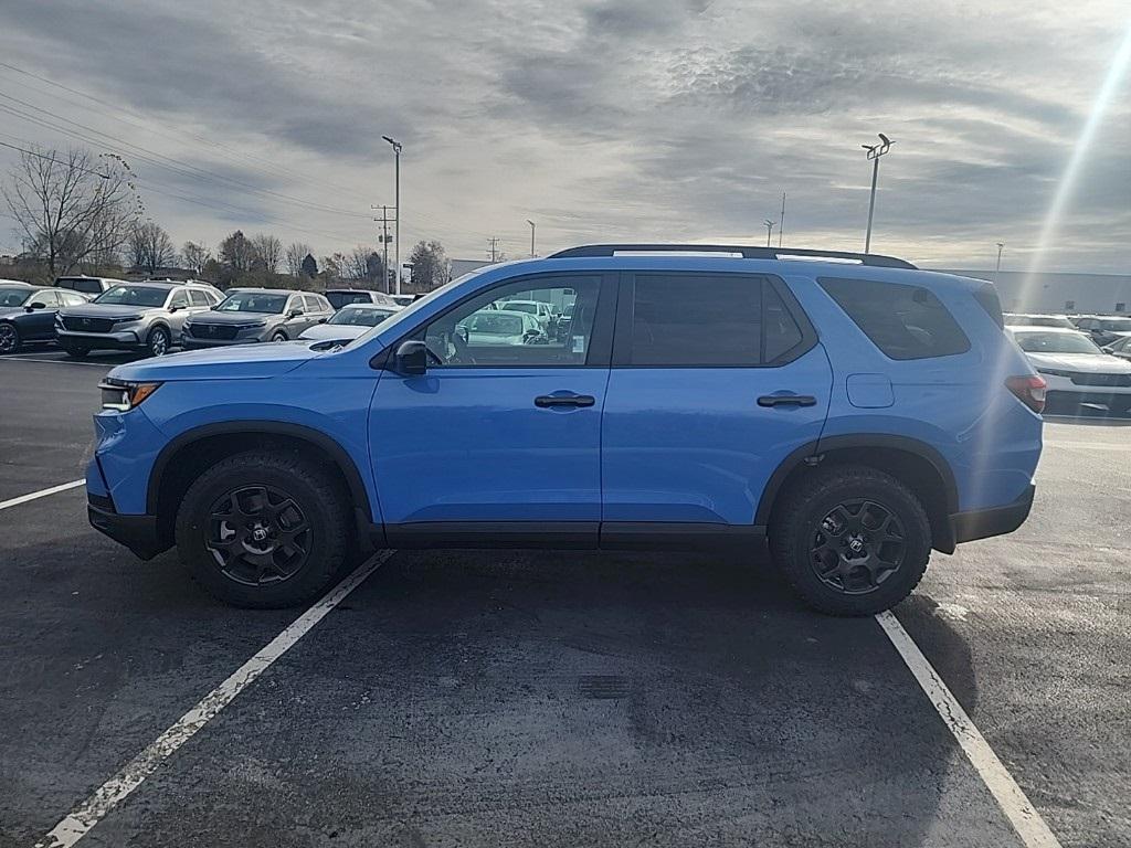 new 2025 Honda Pilot car, priced at $51,250