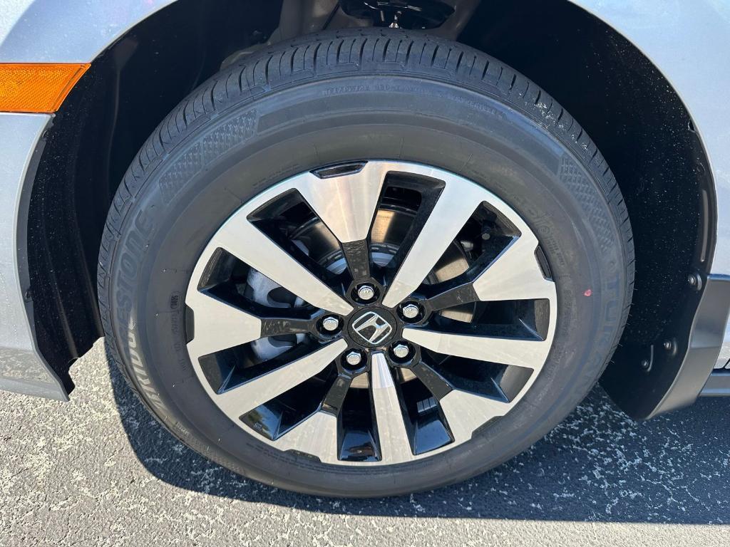 new 2026 Honda Odyssey car, priced at $44,290