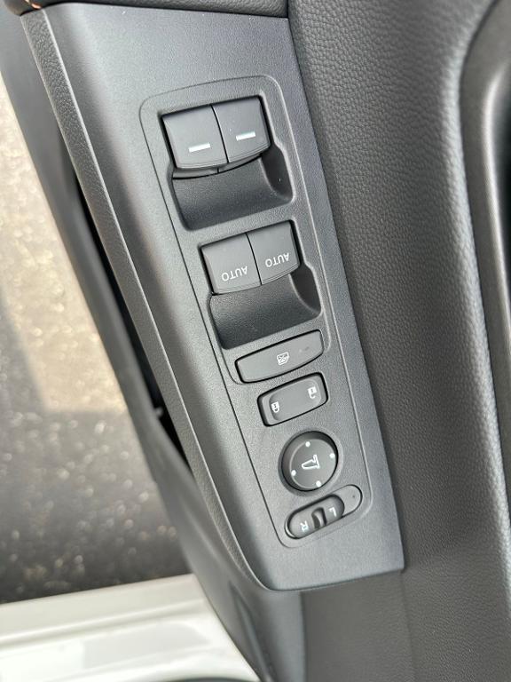 new 2026 Honda CR-V Hybrid car, priced at $39,035