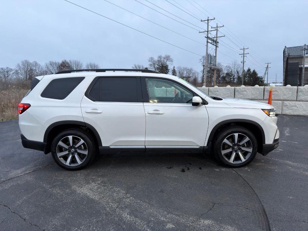 used 2025 Honda Pilot car, priced at $44,800