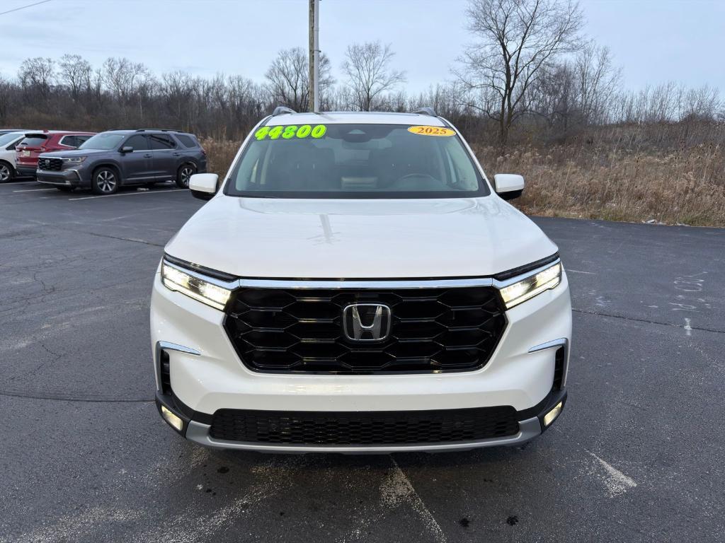 used 2025 Honda Pilot car, priced at $44,800