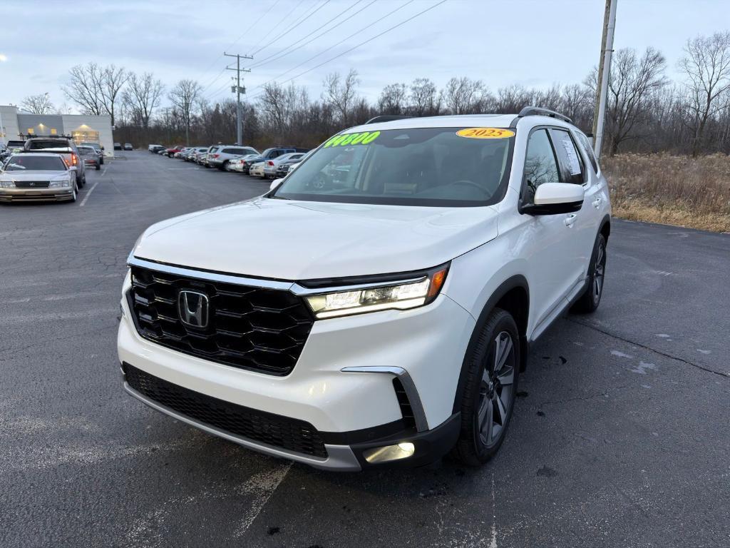 used 2025 Honda Pilot car, priced at $44,800