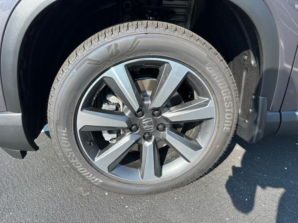 new 2025 Honda Pilot car, priced at $54,530