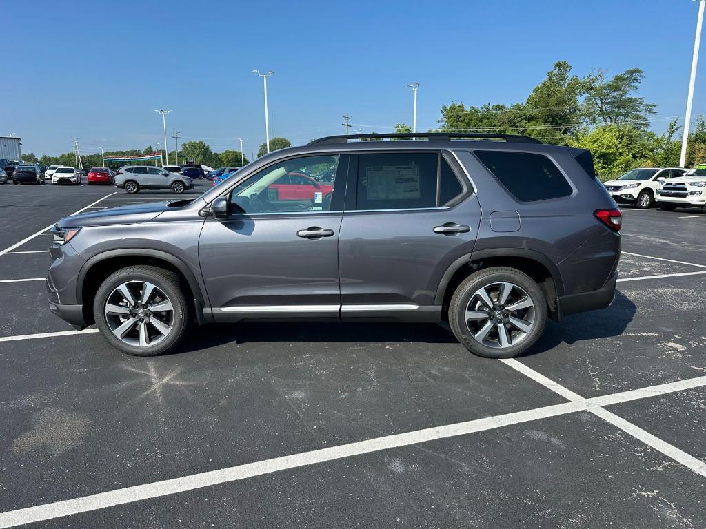 new 2025 Honda Pilot car, priced at $54,530