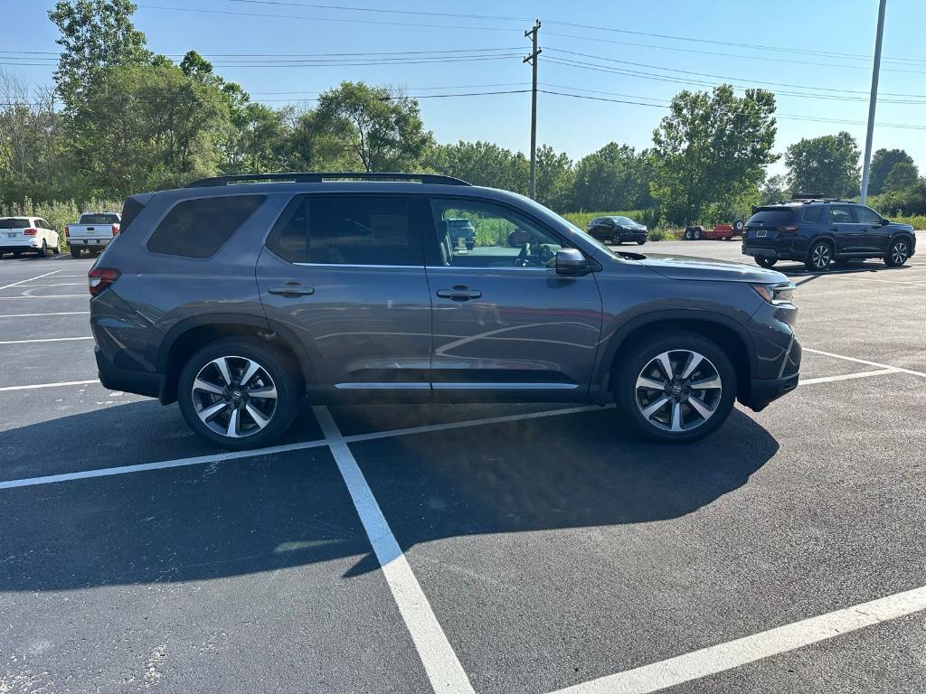 new 2025 Honda Pilot car, priced at $54,530
