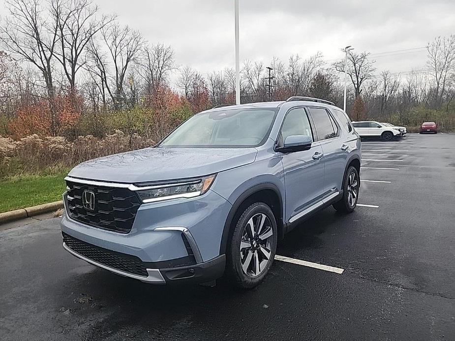 new 2025 Honda Pilot car, priced at $52,440