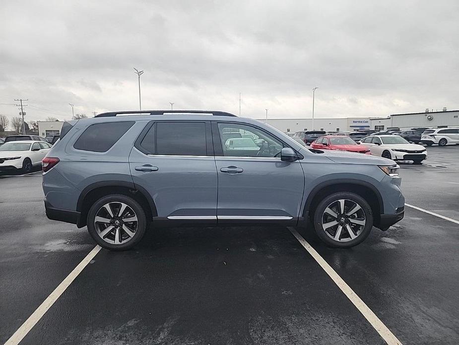 new 2025 Honda Pilot car, priced at $52,440