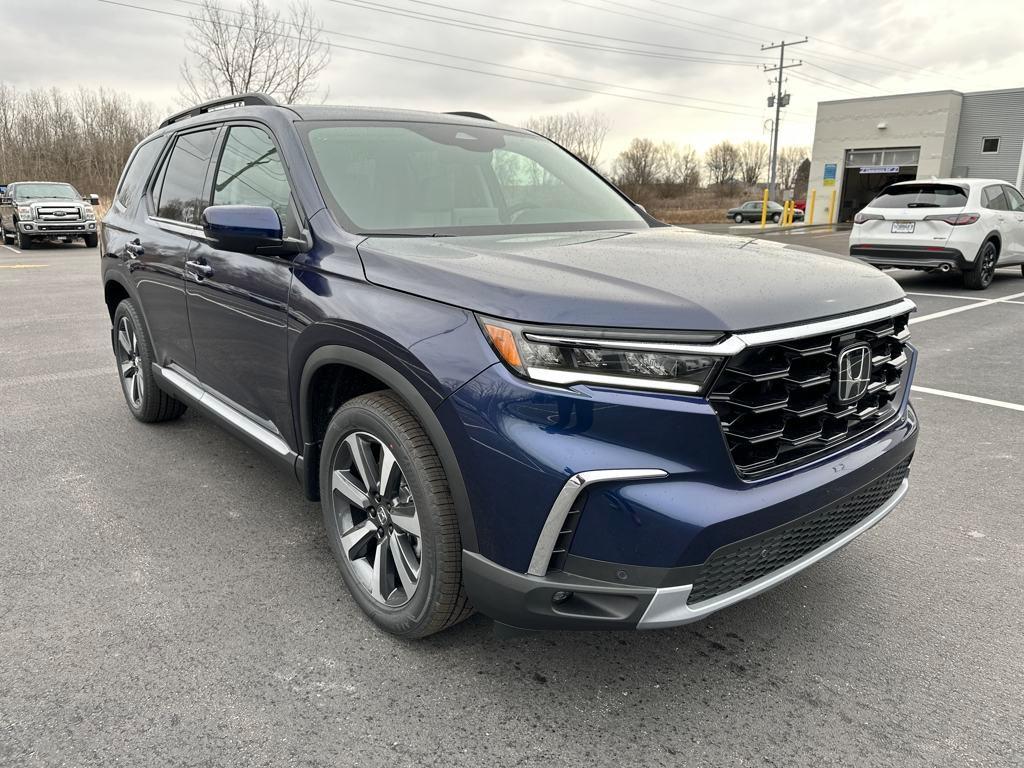 new 2025 Honda Pilot car, priced at $51,050