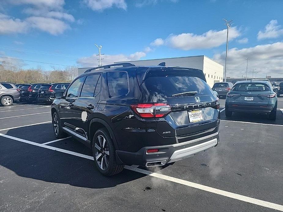 new 2025 Honda Pilot car, priced at $50,995