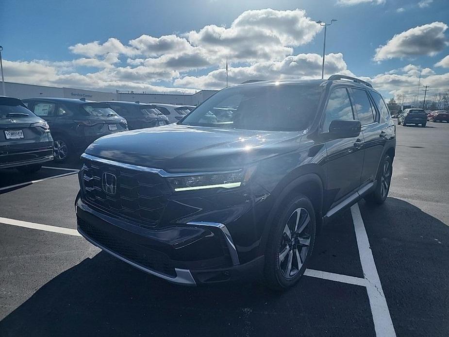 new 2025 Honda Pilot car, priced at $50,995