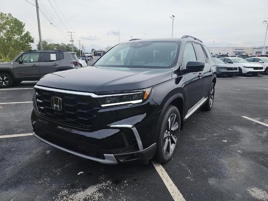 new 2025 Honda Pilot car, priced at $54,175