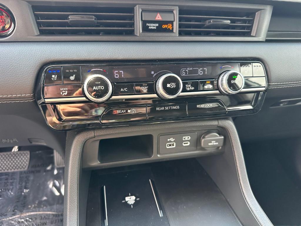 new 2025 Honda Pilot car, priced at $55,715