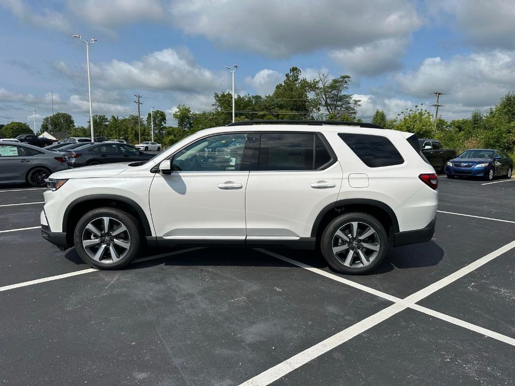 new 2025 Honda Pilot car, priced at $55,715