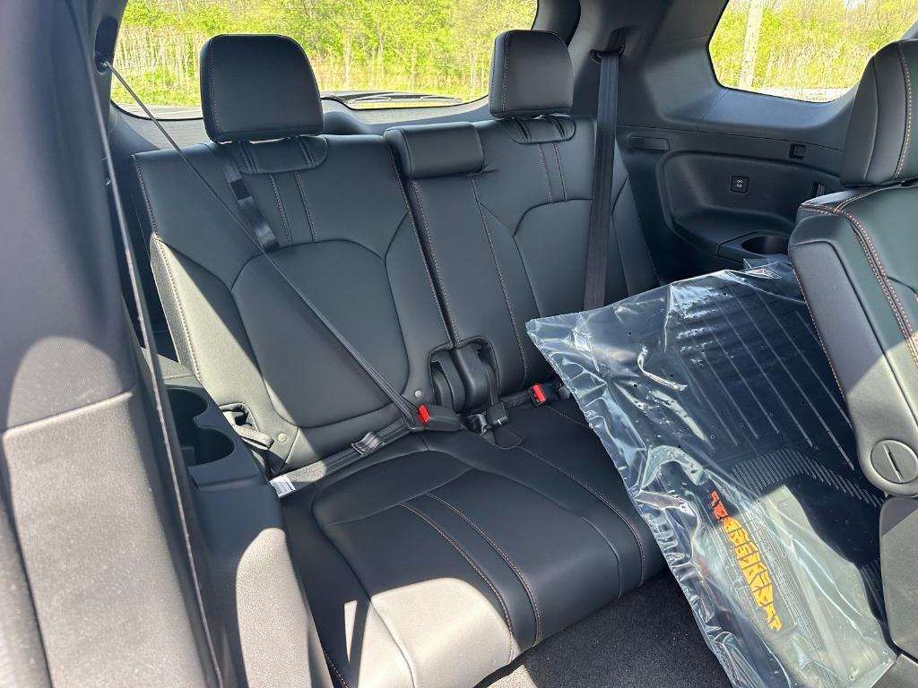 new 2025 Honda Pilot car, priced at $50,895