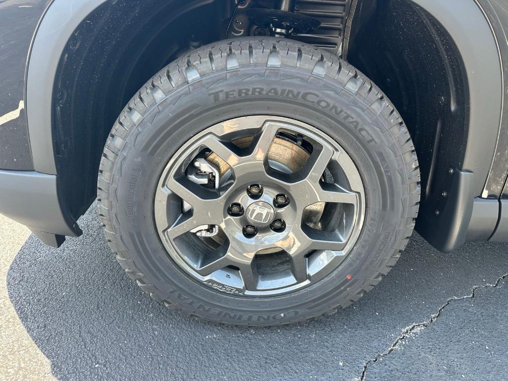 new 2025 Honda Pilot car, priced at $50,895