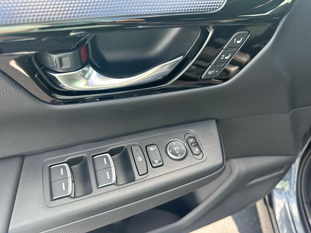 new 2026 Honda CR-V Hybrid car, priced at $43,700