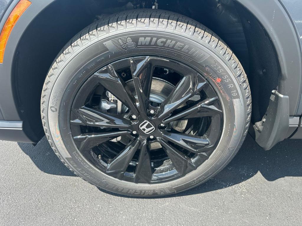 new 2026 Honda CR-V Hybrid car, priced at $43,700