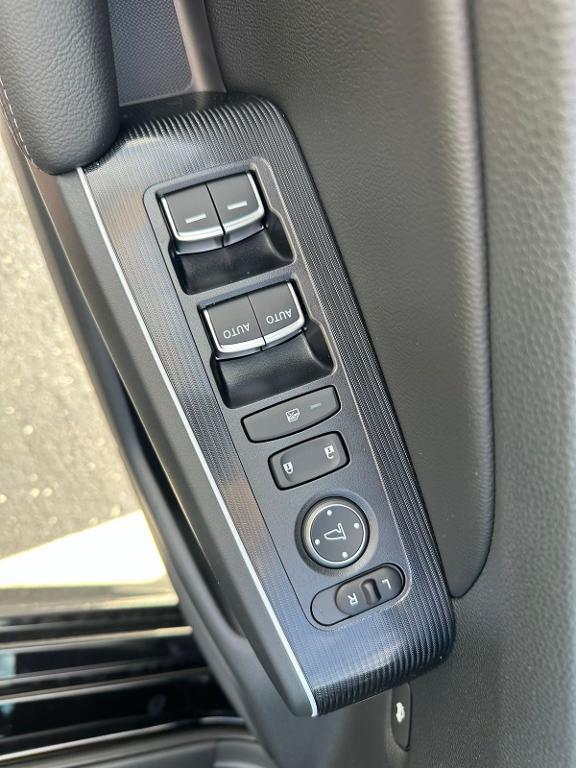 new 2026 Honda Civic Hybrid car, priced at $33,490