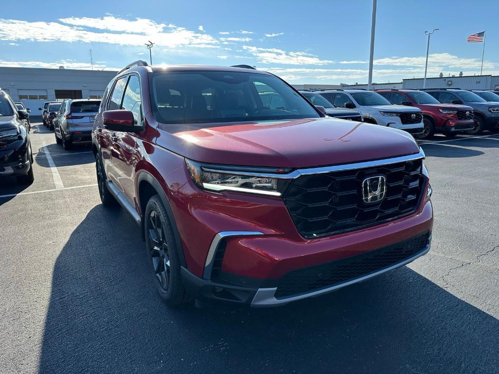 new 2025 Honda Pilot car, priced at $53,450