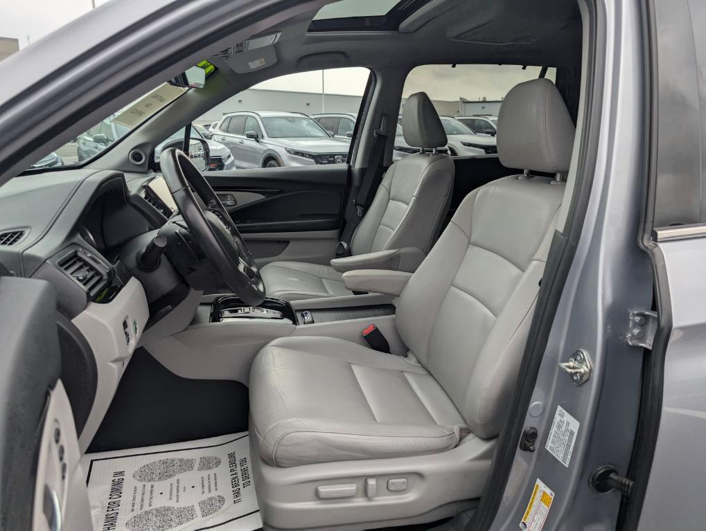 used 2021 Honda Pilot car, priced at $27,700