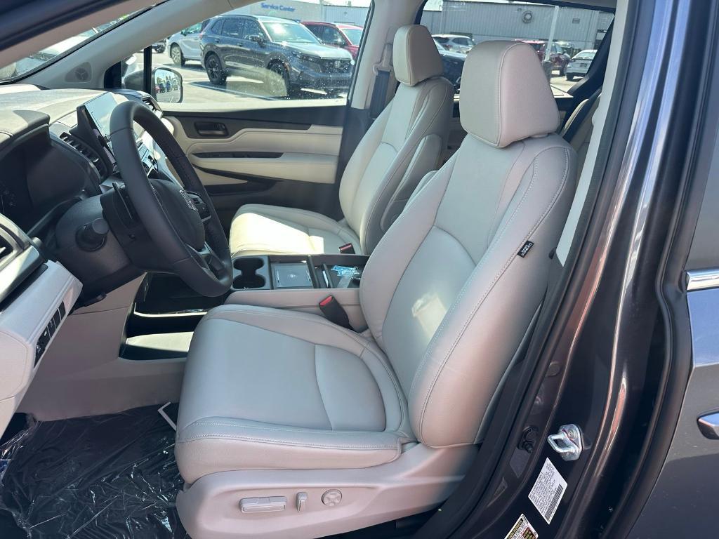new 2026 Honda Odyssey car, priced at $44,655