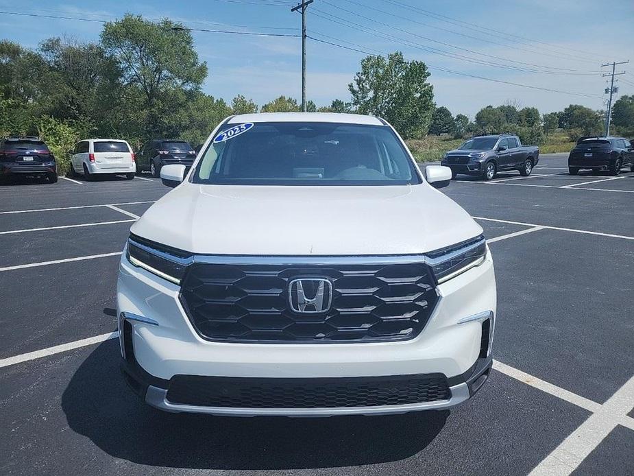 new 2025 Honda Pilot car, priced at $47,150