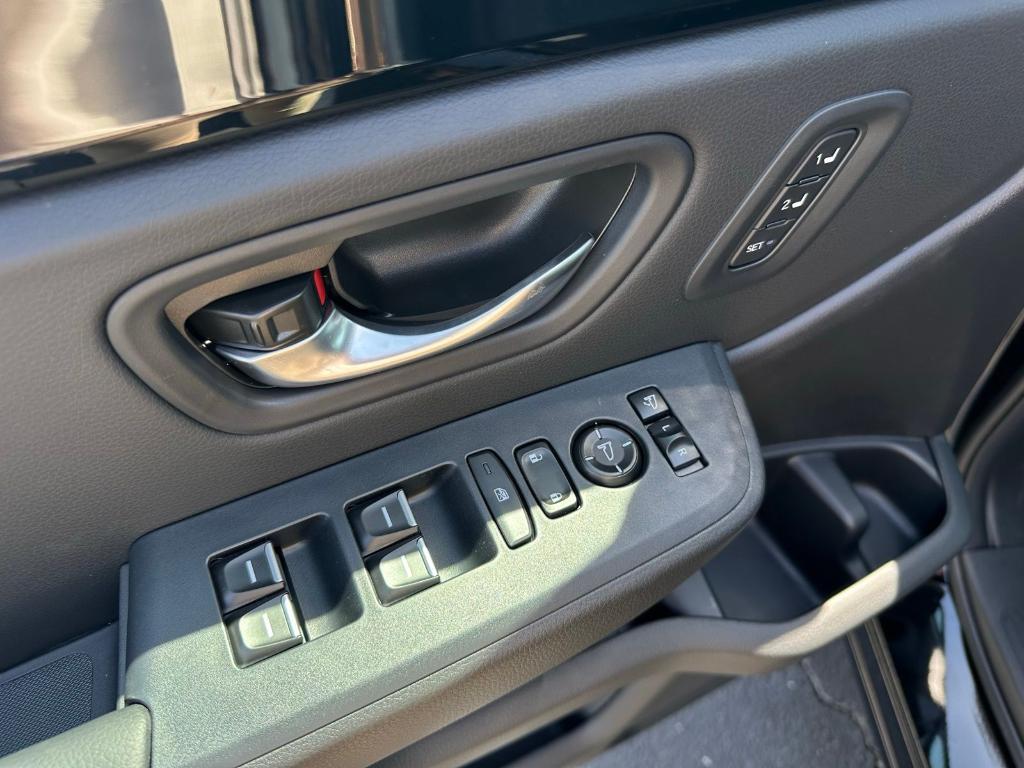 new 2025 Honda Pilot car, priced at $50,850
