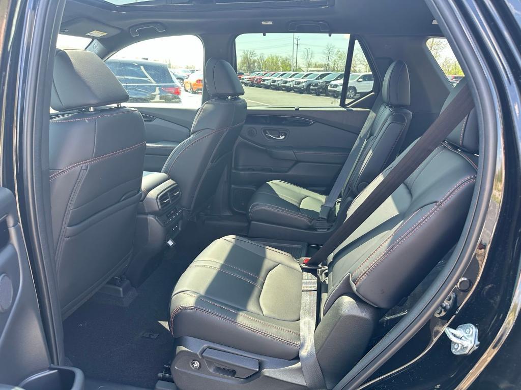 new 2025 Honda Pilot car, priced at $50,850