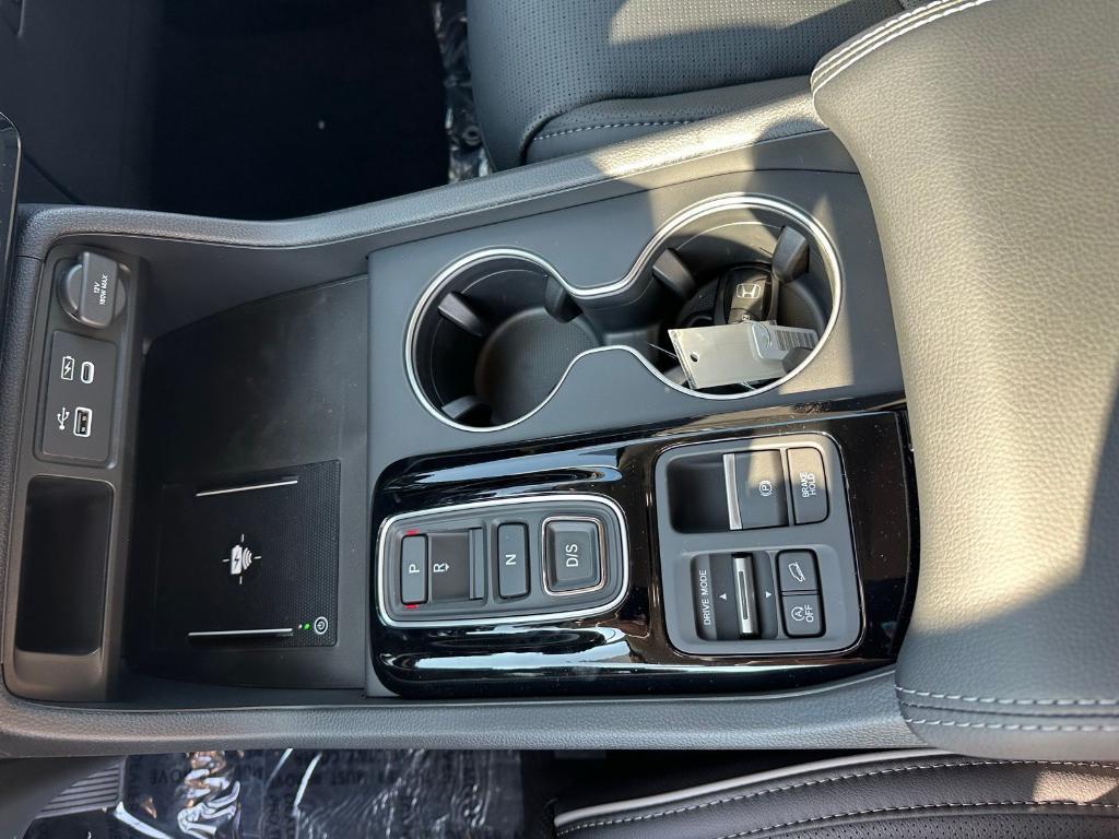 new 2025 Honda Pilot car, priced at $54,575