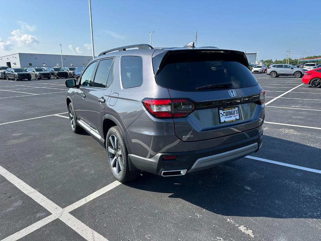new 2025 Honda Pilot car, priced at $54,575