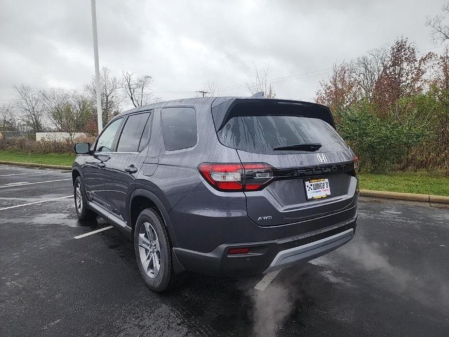 new 2025 Honda Pilot car, priced at $46,995