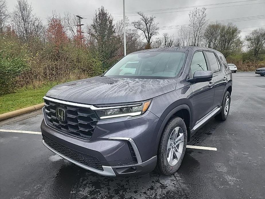 new 2025 Honda Pilot car, priced at $46,995